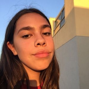 Meet your Posher, Kaya